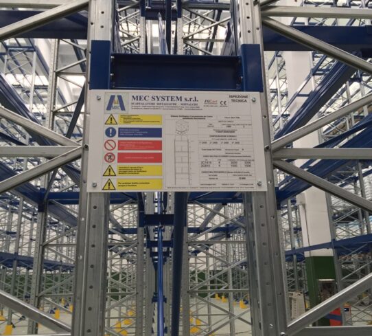 Produzione Scaffalatura porta pallet convenzionale per magazzini.jpg 2