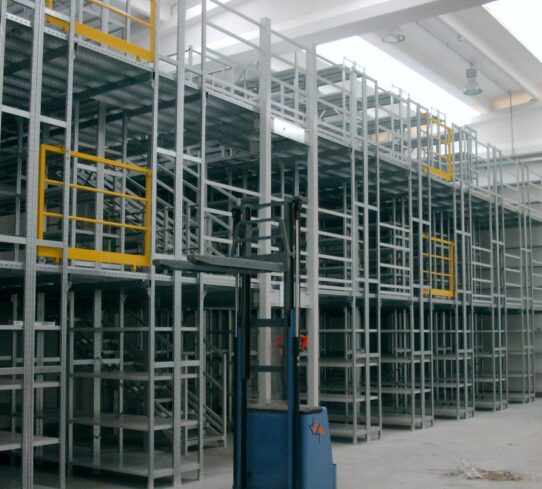 Produzione Scaffalature ad incastro 4 1024x768 1